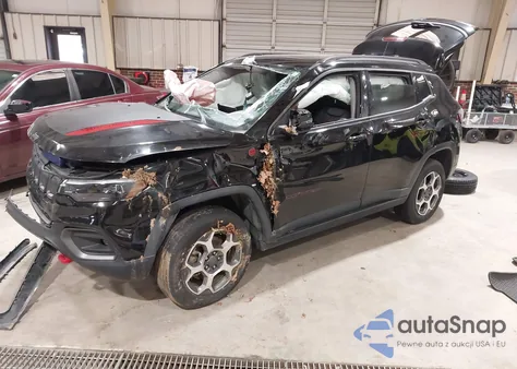 2022 Jeep Compass Trailhawk 4X4 from USA, damaged, VIN 3C4NJDDB9NT157896